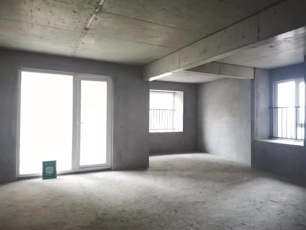 满庭春毛坯小三房看房方便