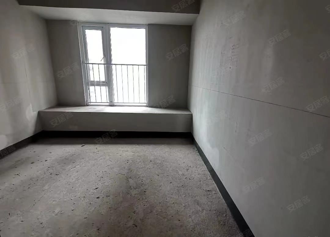 62，城南一梯一户，电梯洋房，直接入户，南北双阳台，房东亏本出