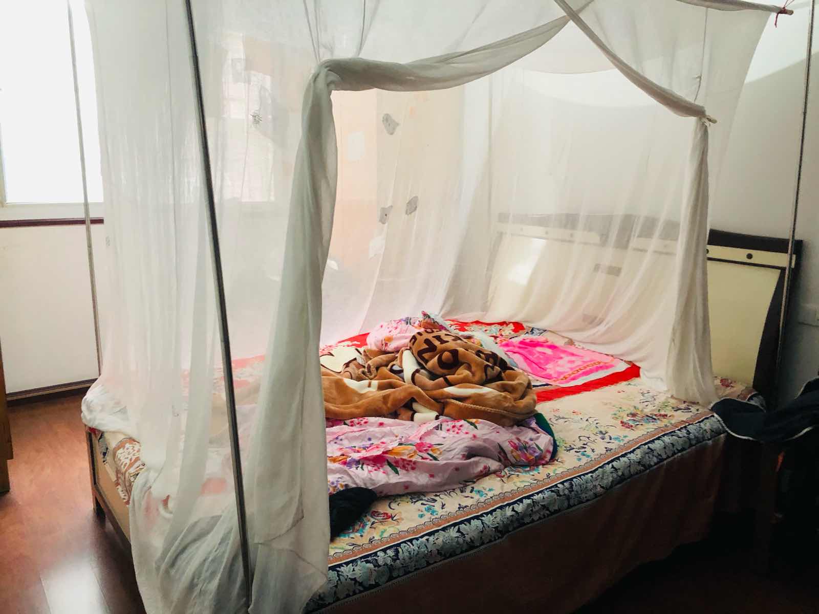 沃尔玛旁边华泰家园带装修，步梯好楼层，看房方便