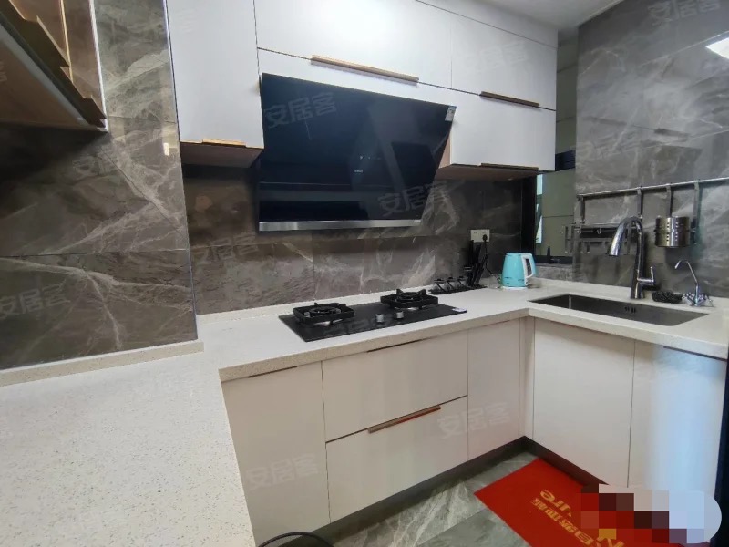 城南吾悦旁，全屋精装，中央空调，元泰三中沔阳xiao学证满二中层11楼