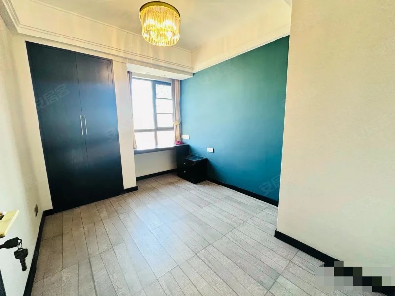 402，捡漏，和合国际，全新装修，电梯好楼层19楼，精装三房，拎包入住，