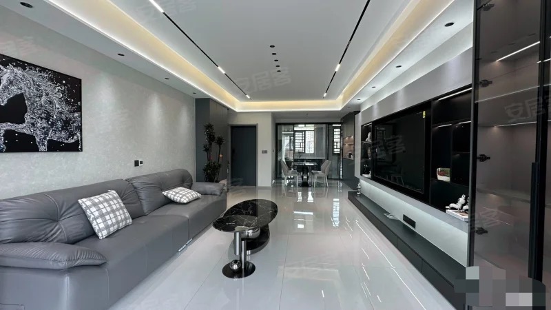 城南，新城一号五期，一梯二户洋房，总高8层，全新精装三房二卫，满二，全屋中央空调，单价6千多点，