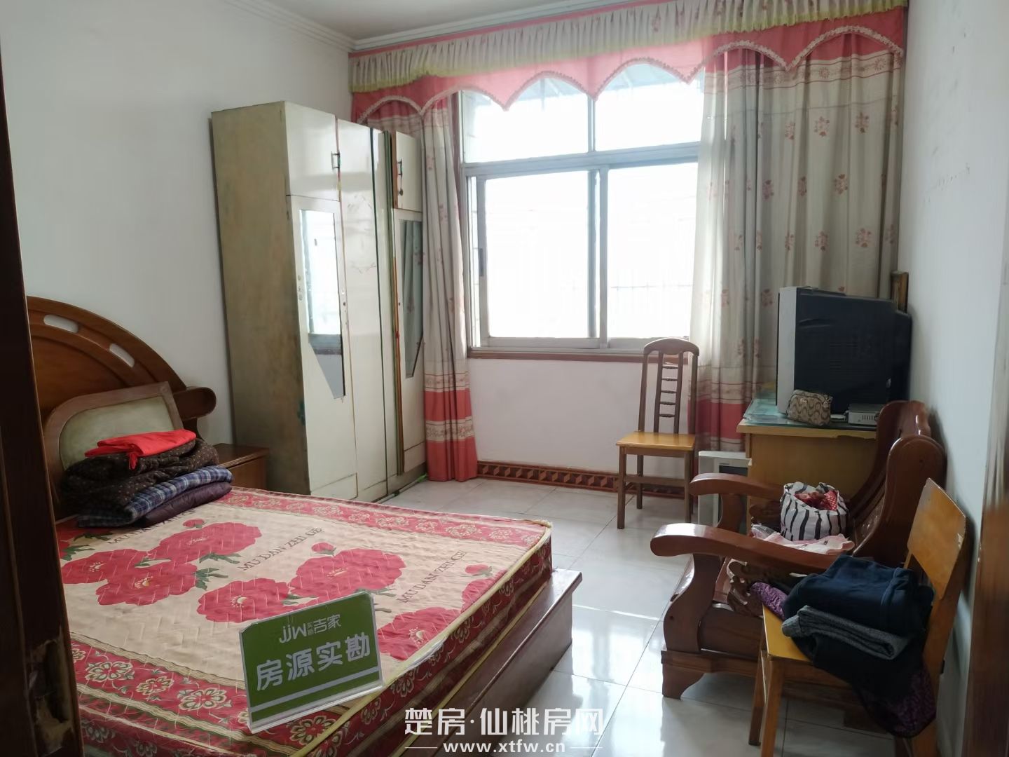 商城好邻居附近、市委招待所、大新路商圈地段、月亮湾酒店右边、138平米房加送138平超大阁楼储藏室