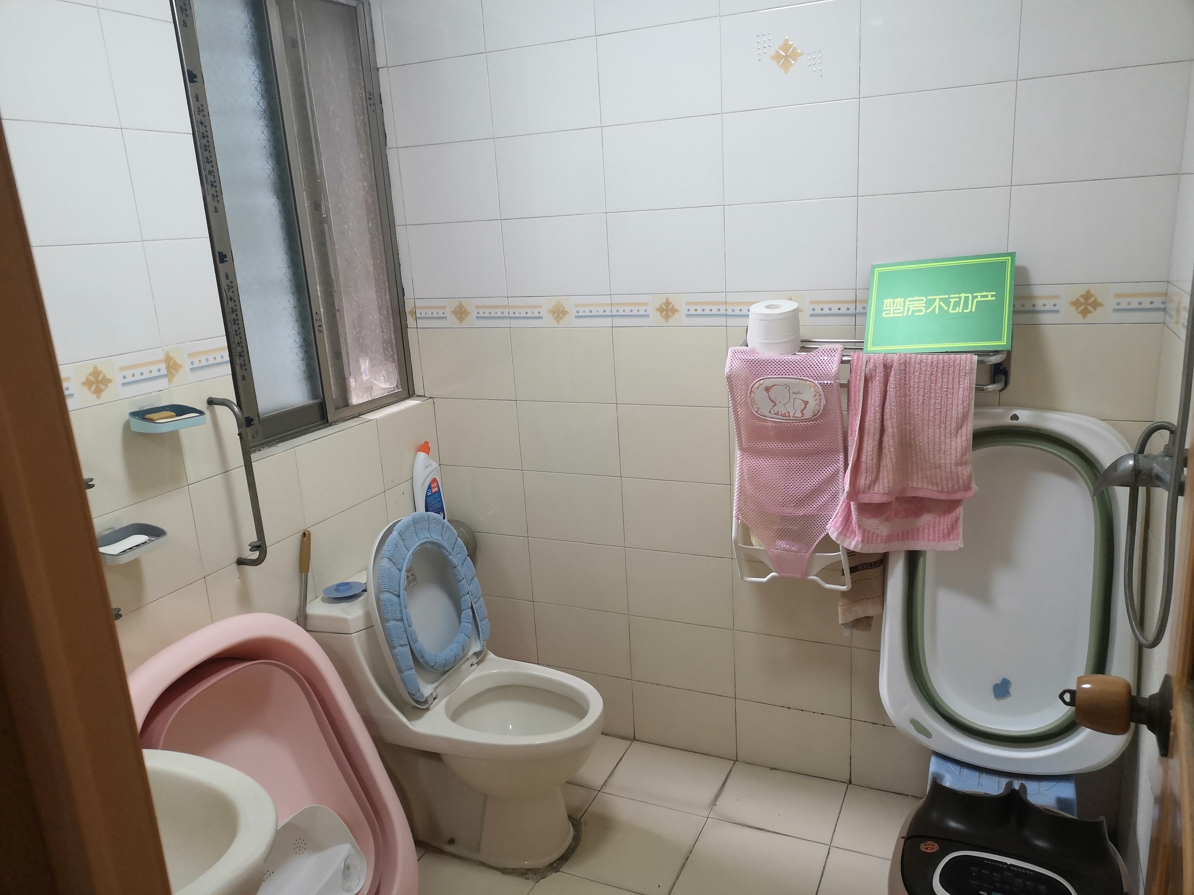 仙桃大道武商商圈富融大厦旁桃苑楼181平大四房四房朝南大阳台适合大家庭居住