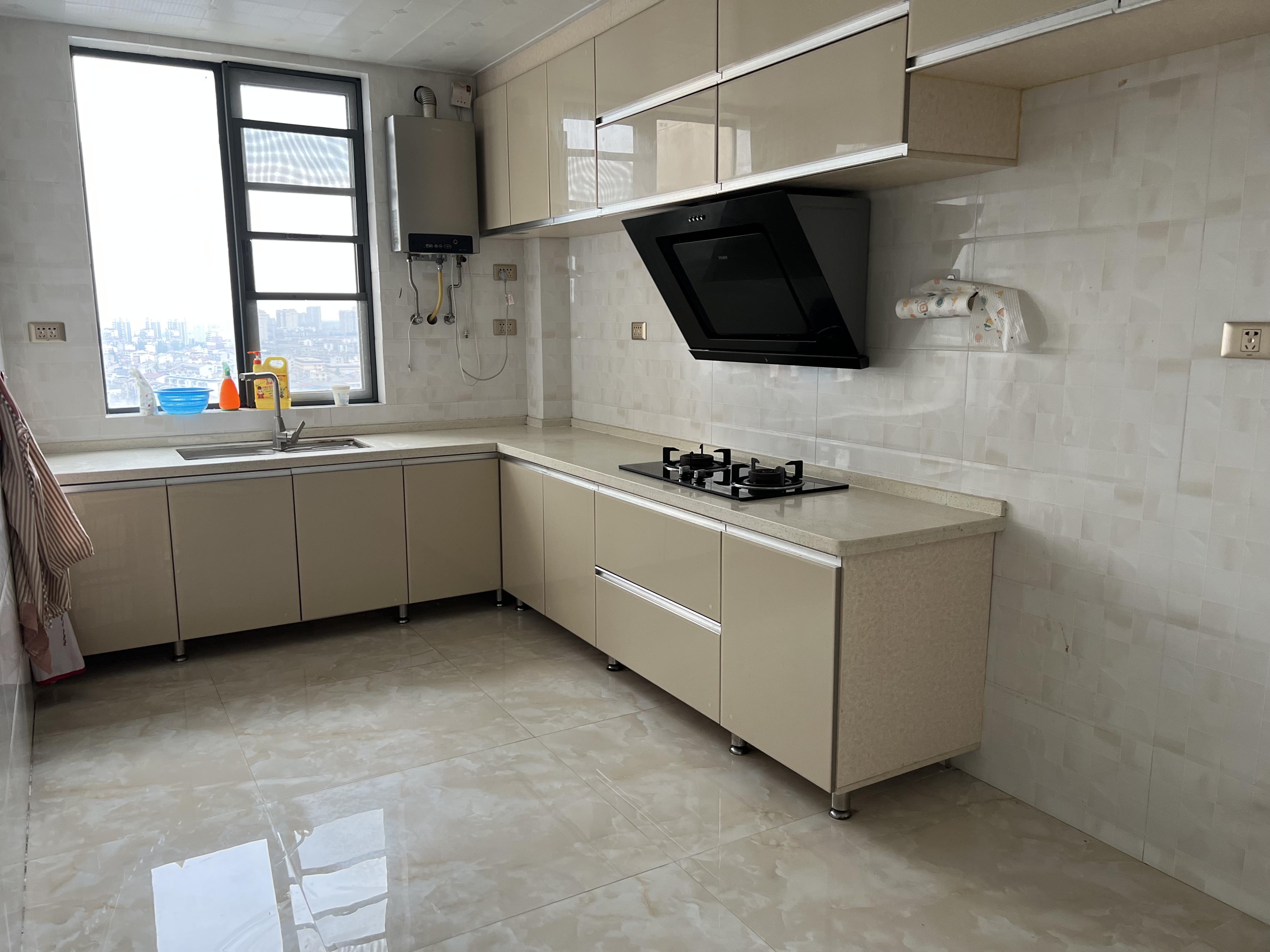 大新路商城大厦好邻居，世界城主城区住房，高层电梯房，大户型