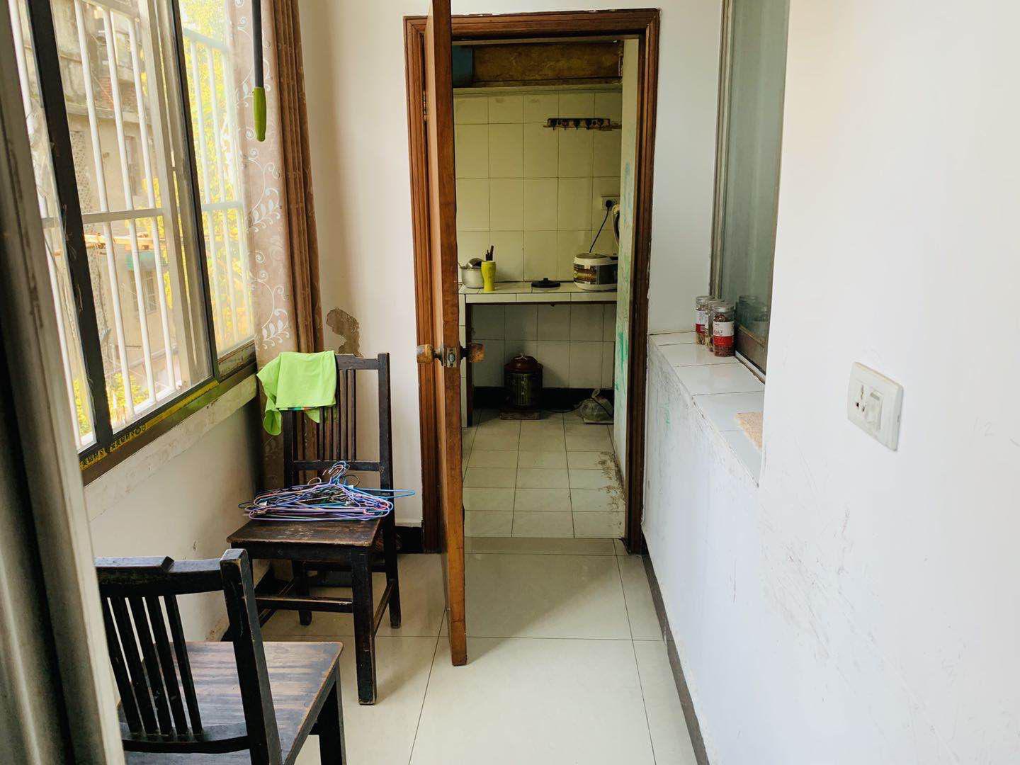 油炸湾油厂路装修两房步梯好楼层，不动产证在手