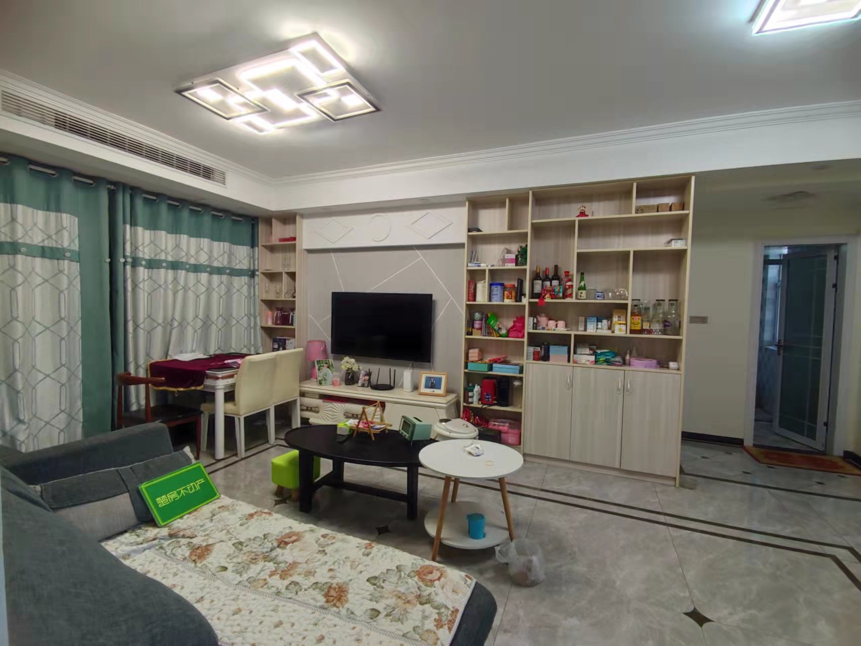 浅水湾精装修证满2年家具家电全部留下，价格可以谈