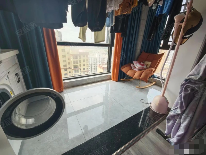 城南，领秀城，精装三房两卫，边户，9.9成新，单价6千多，性价比高