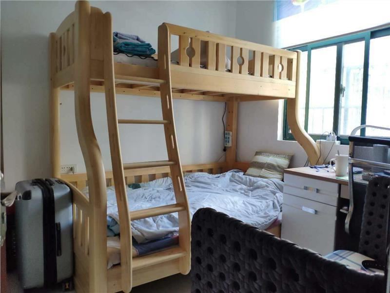 城东四中旁东城花园三房业主保养的很新证在手可以按揭