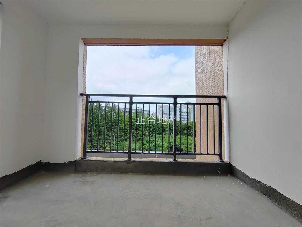 急售，职院附近，沔阳天泽园，毛坯两房，电梯小高层，边户，证满二，价格可谈