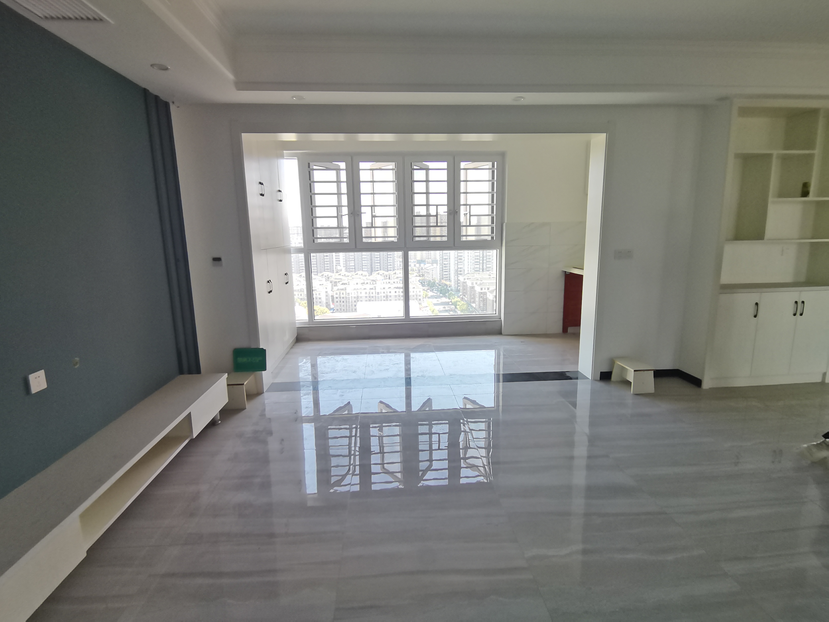 福星城全新装修三房中间楼层户型方正房东诚意出售