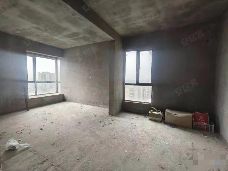 241，捡漏好房，城南，御台公馆，毛坯两房，单价4千出头，总价36万，视野采光好