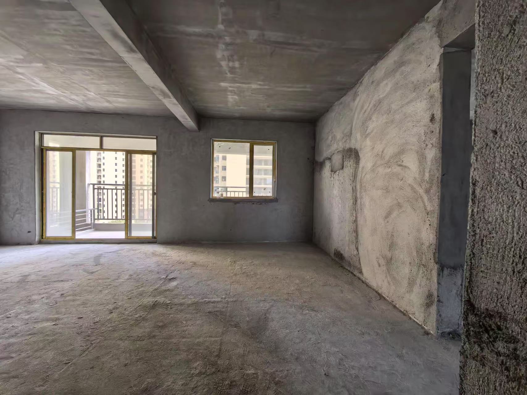 吾悦旁，新城名都，中间楼层 单价6000，亏本出，诚心出售