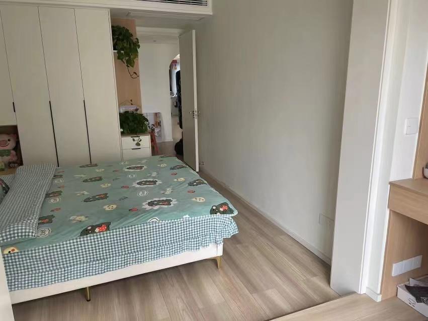 亏本出，祥生观澜府，电梯小高层，中间楼层，南北通透，视野开阔，品牌家具家电