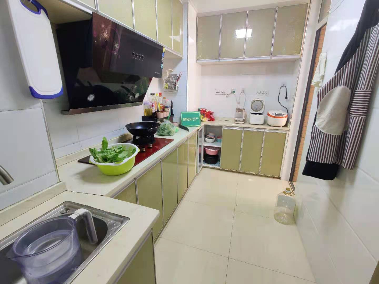 城南紫金城精装修两房中间楼层小区幼儿园对面 