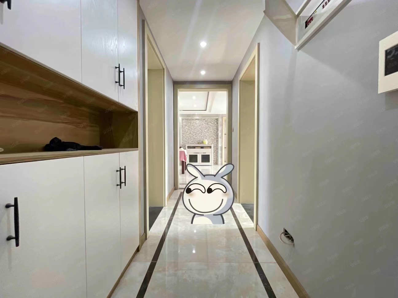 湖景房，仙女湖畔，精装大四房，全屋地暖，品牌装修，东边户