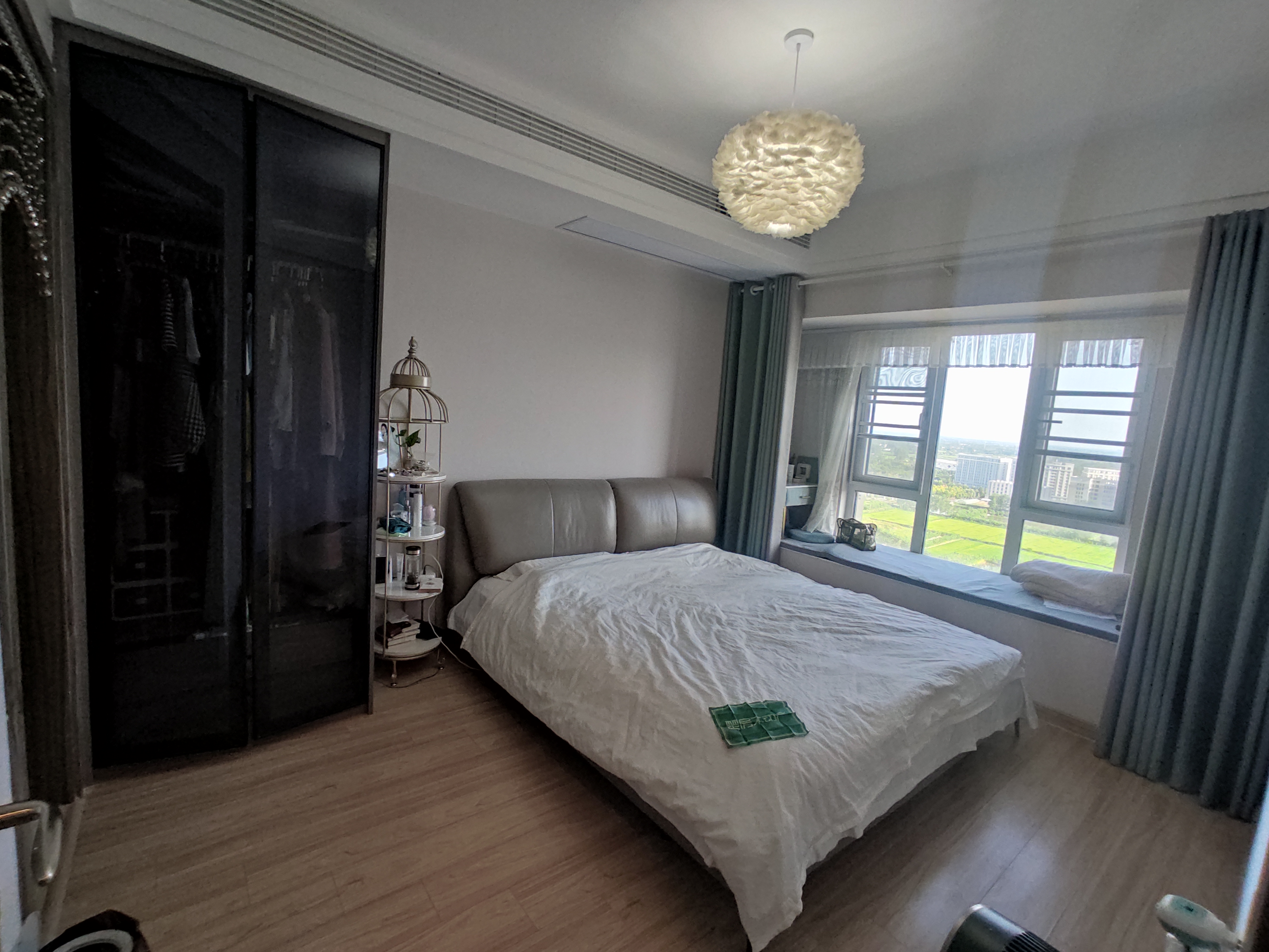 碧桂园精装三房两卫小区环境好自带游泳池业主诚意出售