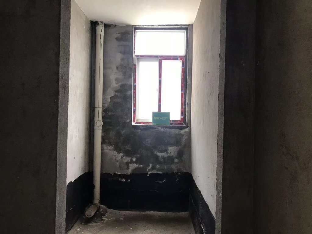 世纪雅园毛坯复式户型方正带一个车位房东诚意出售