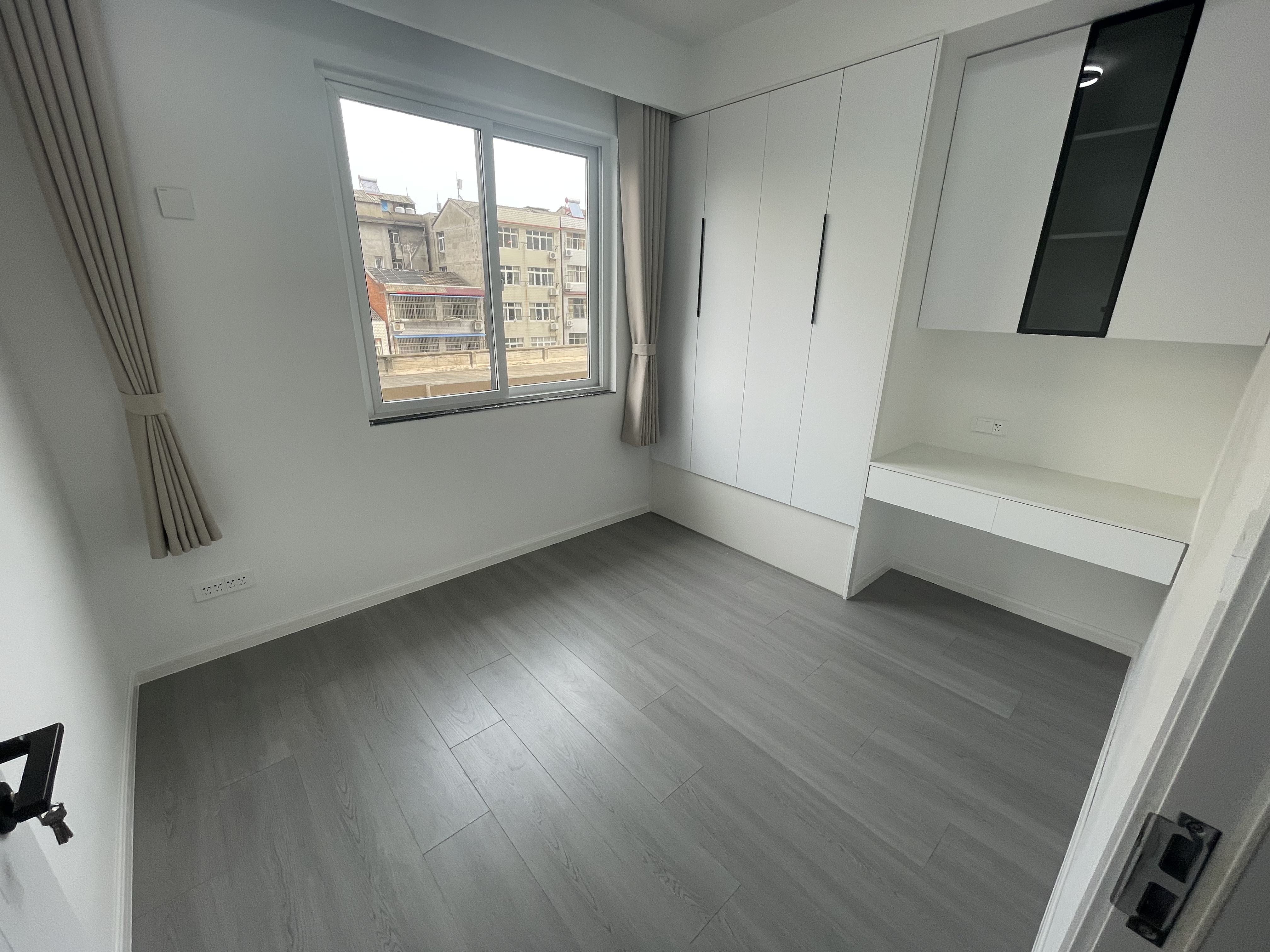 翰林公馆全新精装三房两卫看房密码边户通透