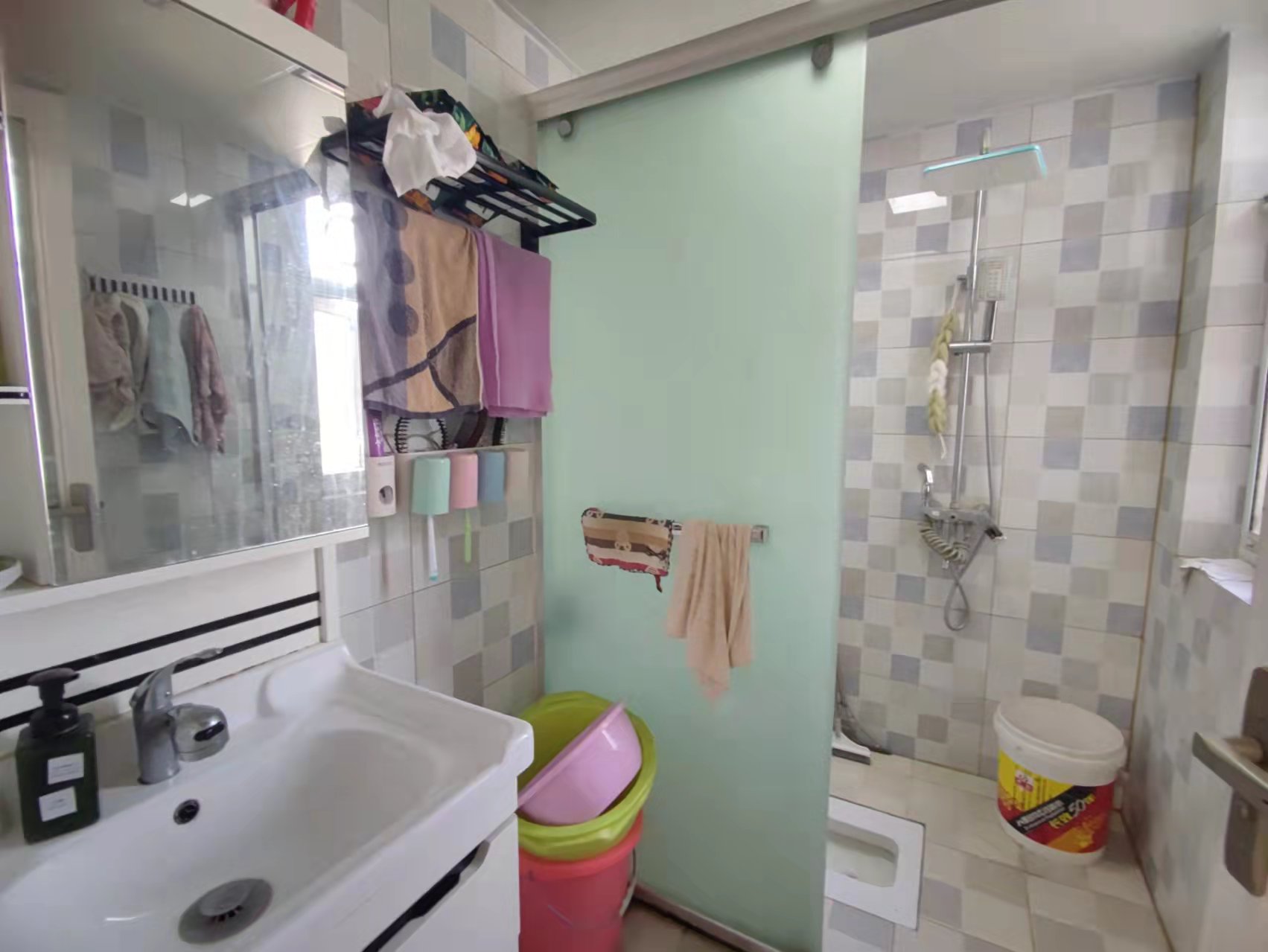 浅水湾精装修证满2年家具家电全部留下，价格可以谈