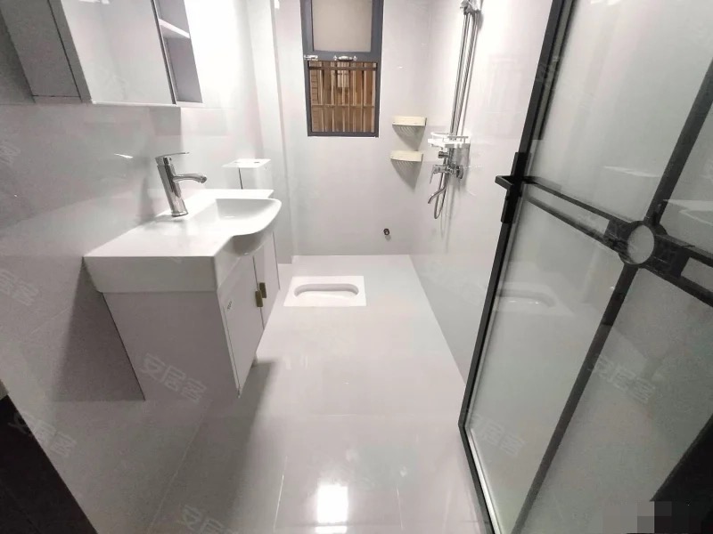 又降价了，检漏，西桥菜场旁，步梯中间楼层，架空3楼，精装2房2厅一卫，有院子，有证