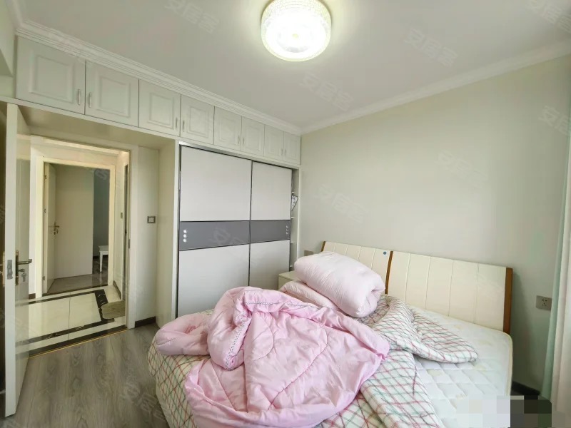 捡漏，城南，新城新城一号五期，精装三房，中间好楼层，九成新，