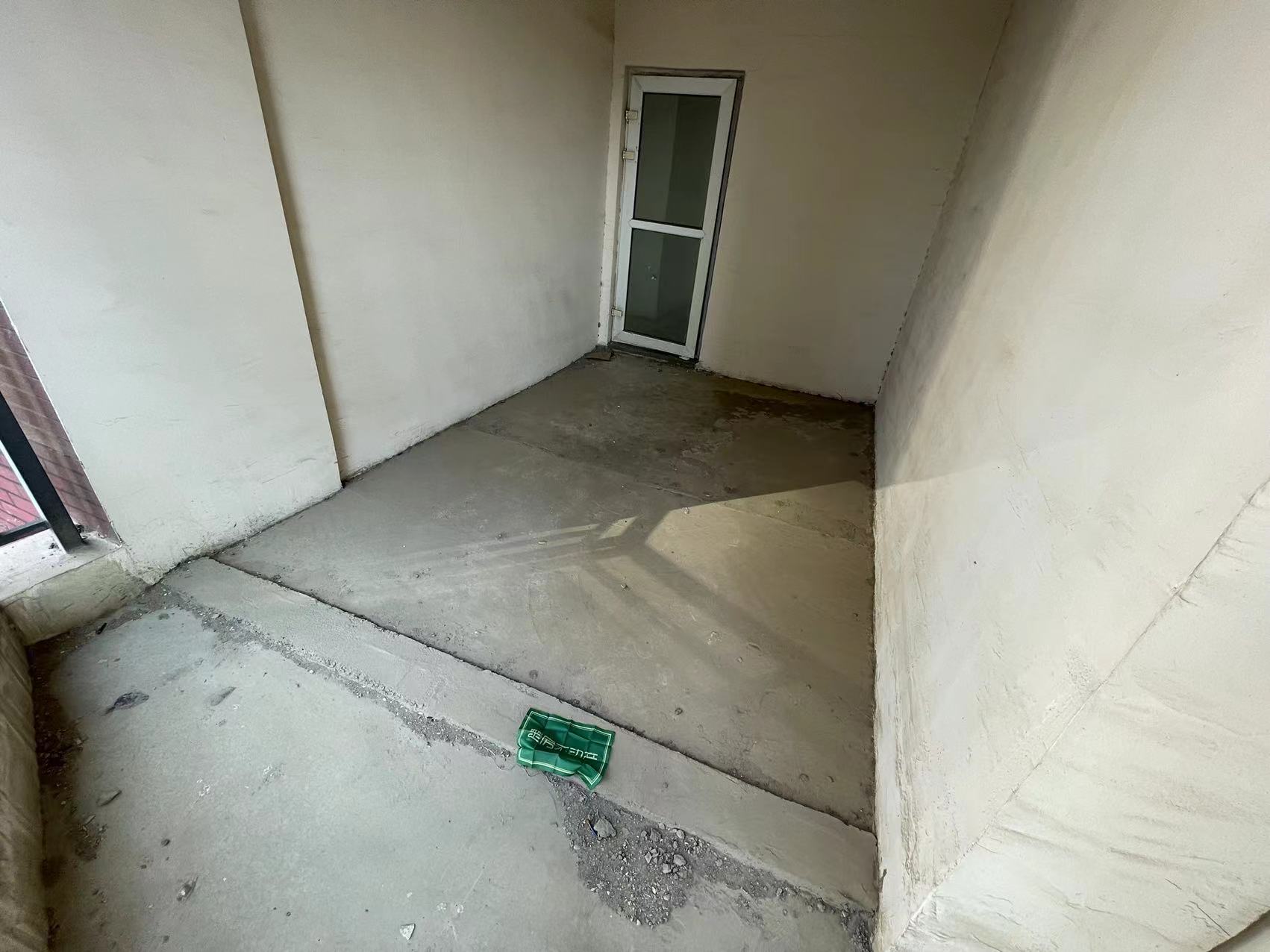 福星城户型通透大阳台毛坯大四房视野好老证