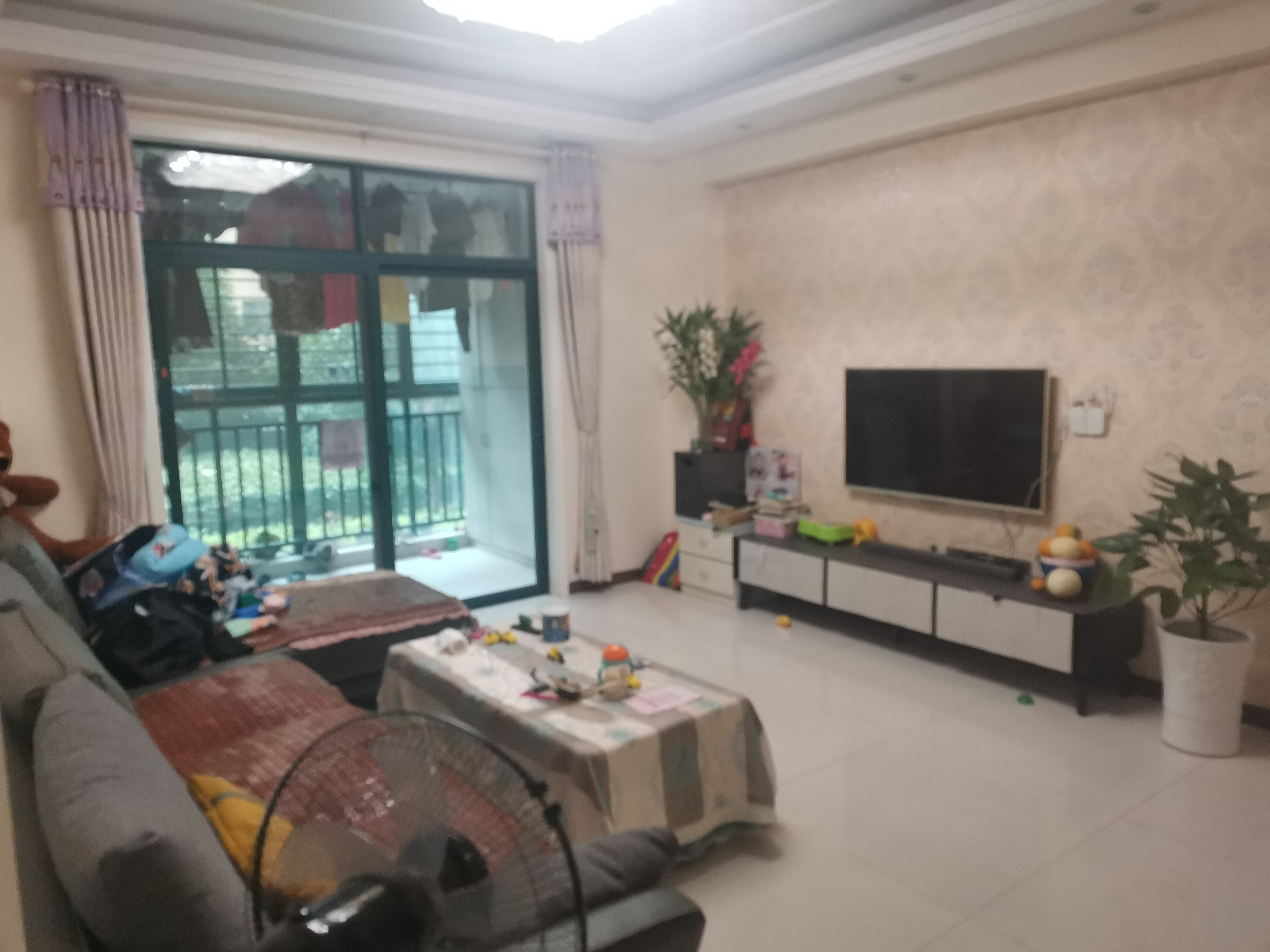 新城一号捡漏精装三房两卫单价6400，边户南北通透