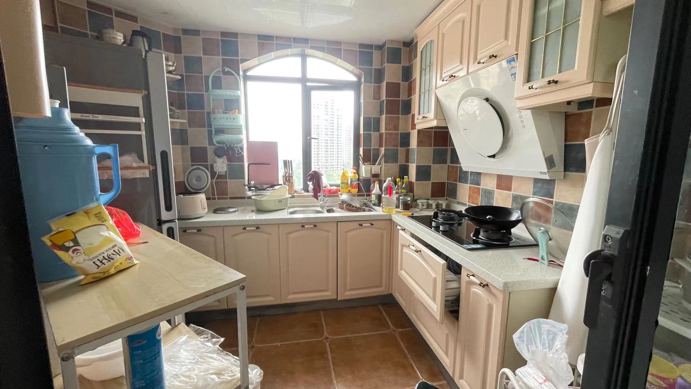 绿地华庭傲城.全屋品牌定制.三房两卫带衣帽间.证件满二.看房方便