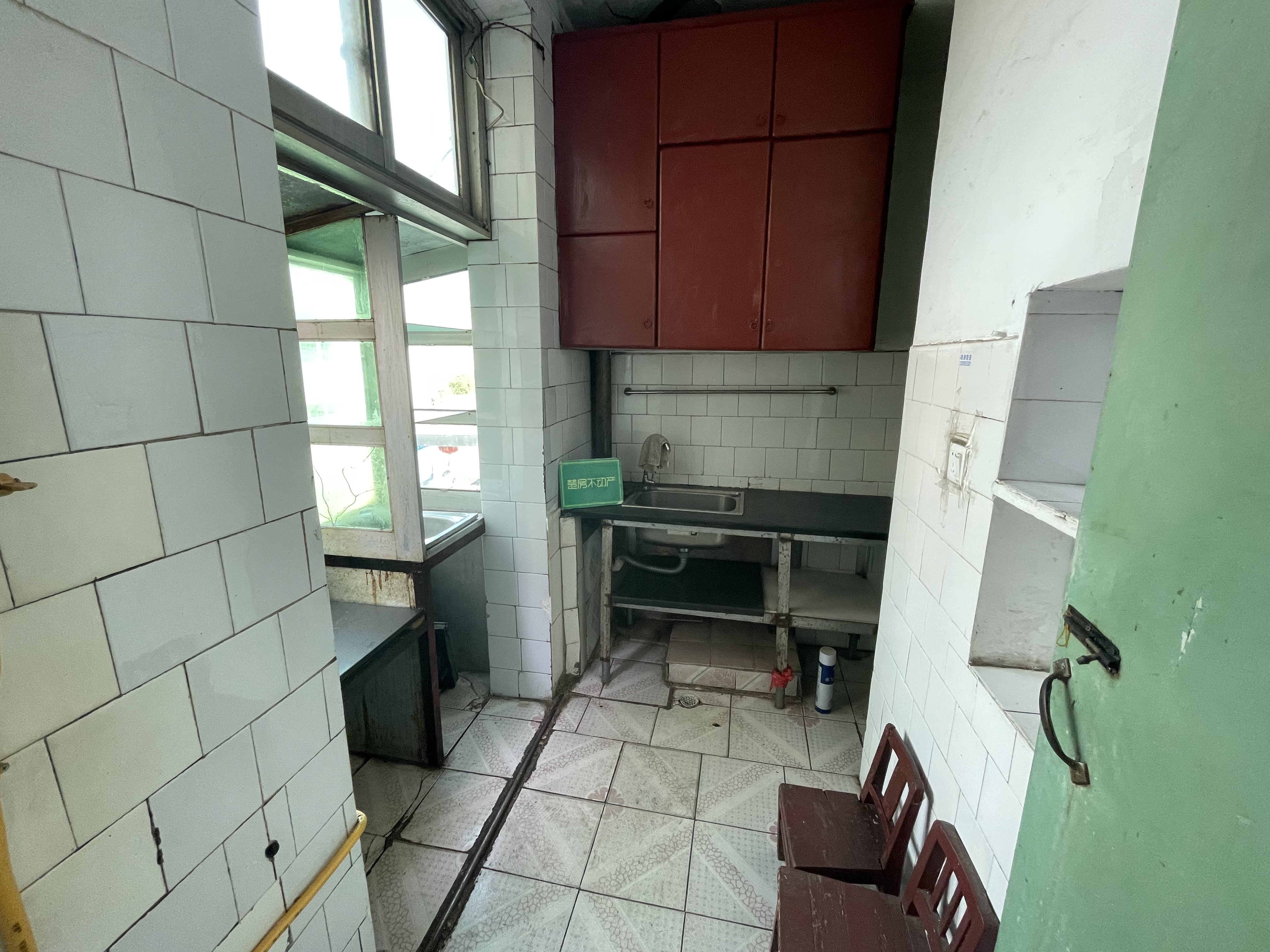 新华印务宿舍老三中正对面步梯好楼层 房养老陪读很方便