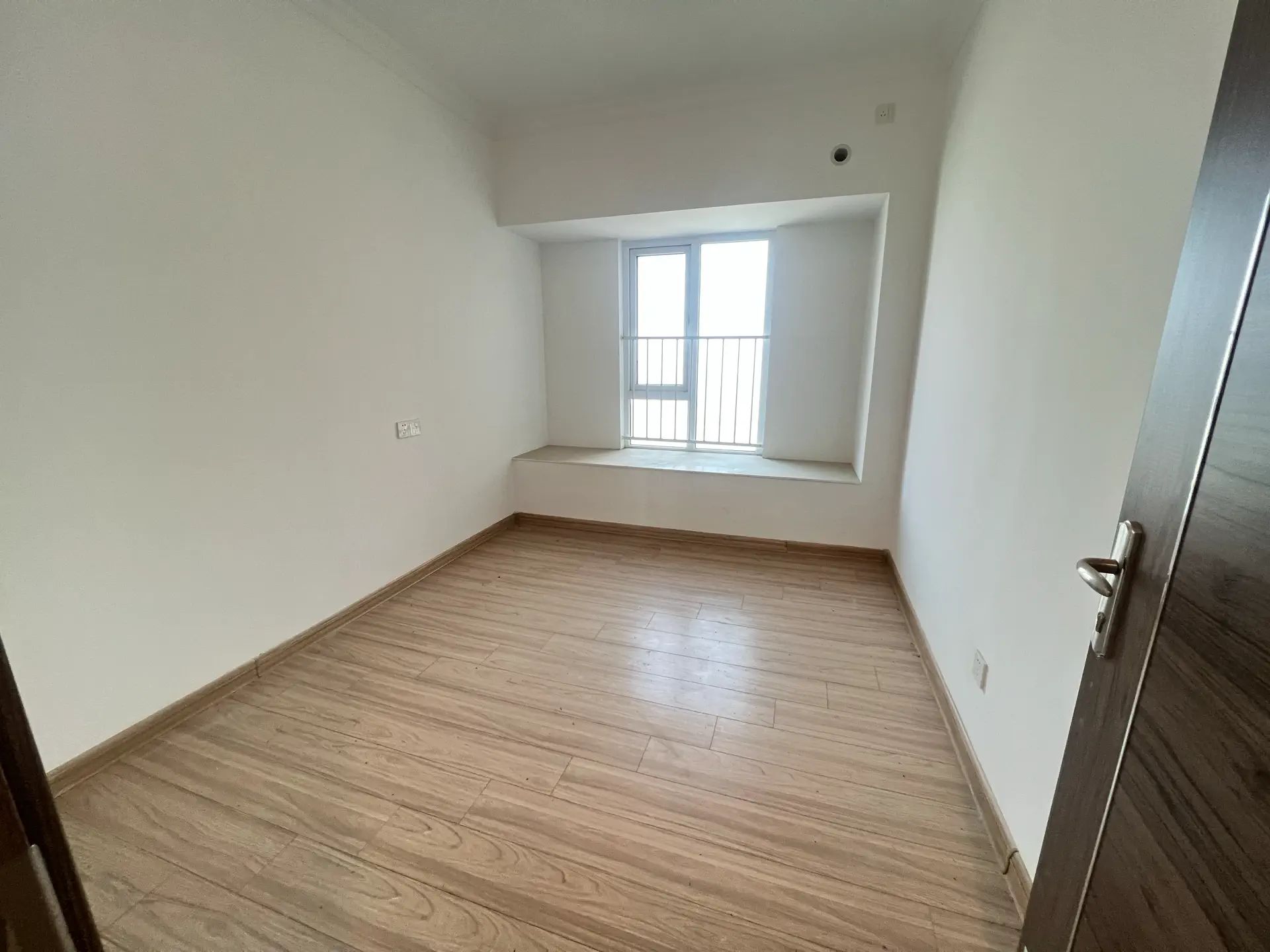 城南，碧桂园，精装四房，单价4500边户，好楼层27楼，老证