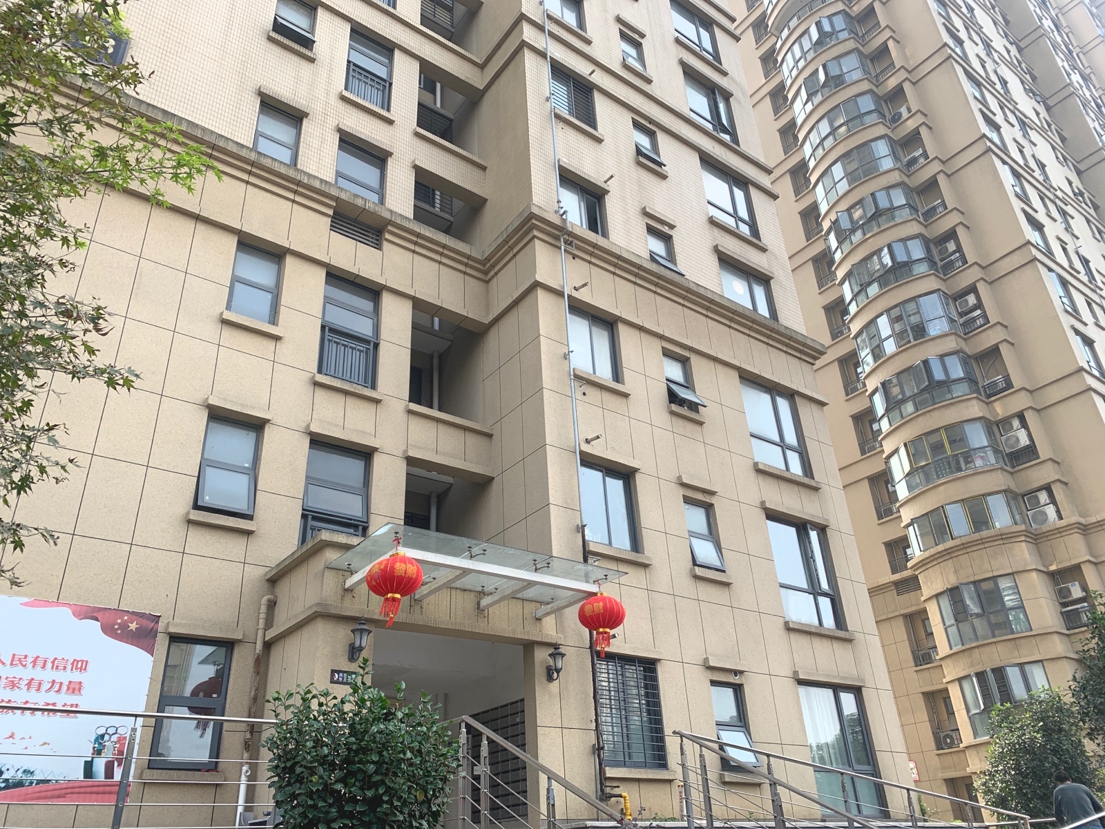 捡漏，御台公馆，单价4261，精装两房，证满两年。好楼层