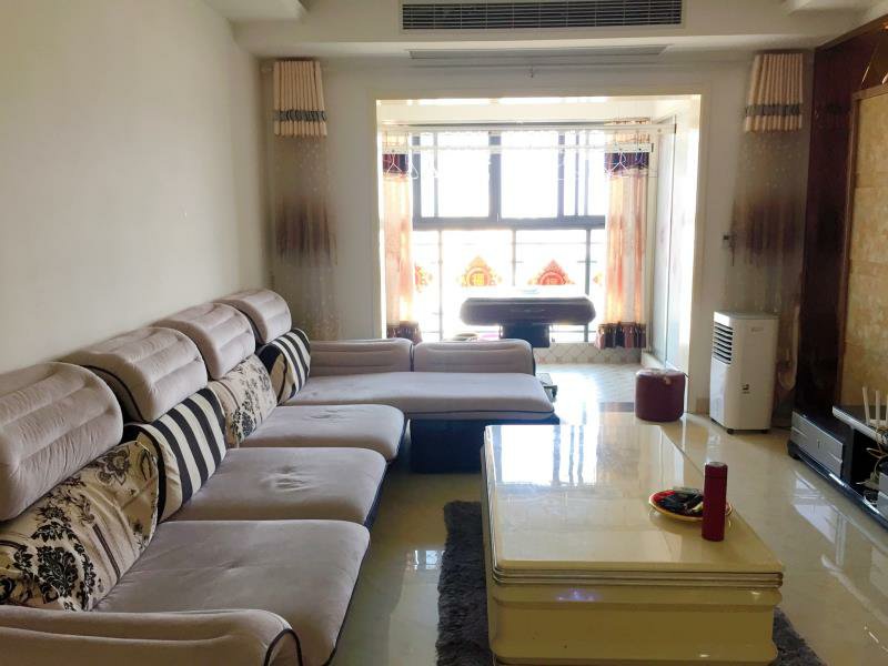 福星城精装两房，电梯好楼层，直接拎包入住