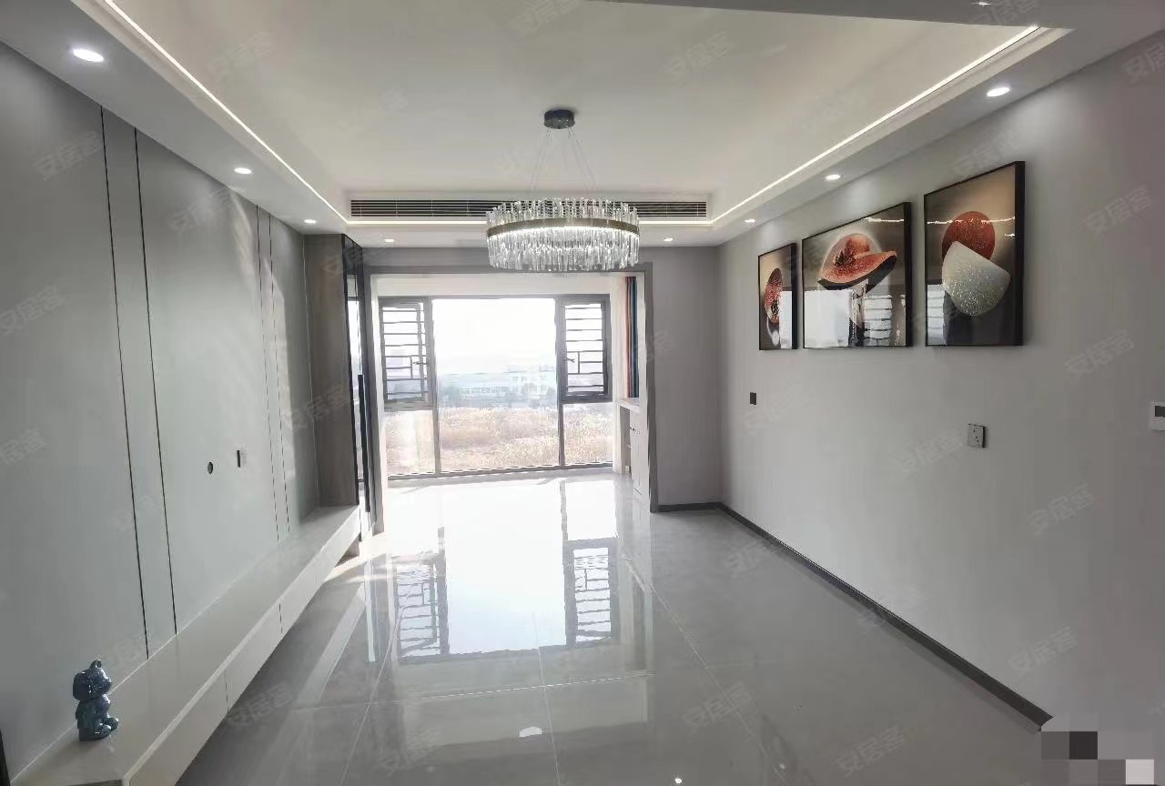 一中旁边，南北通透，双阳台，精装三房，中间楼层