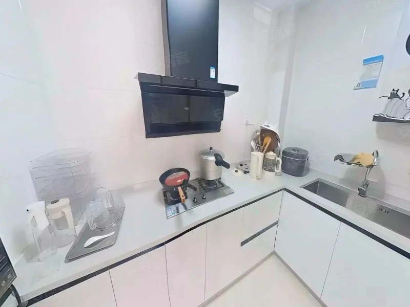 城西，满庭春7期，仙桃xiao学旁，精装三房，拎包入住，诚心出售