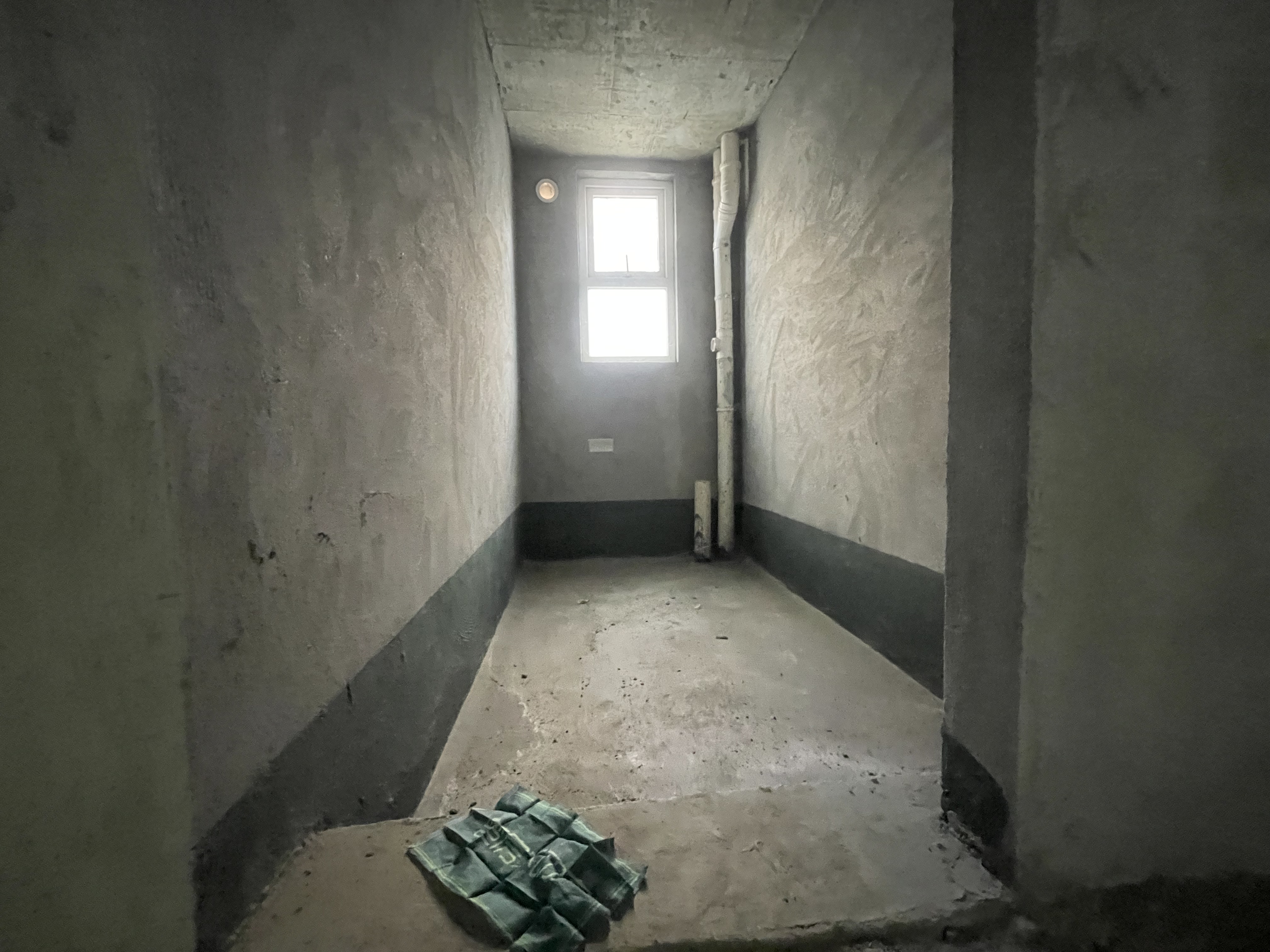 满庭春双阳台毛坯大三房出门就是大草坪空气会很好种点花花草草