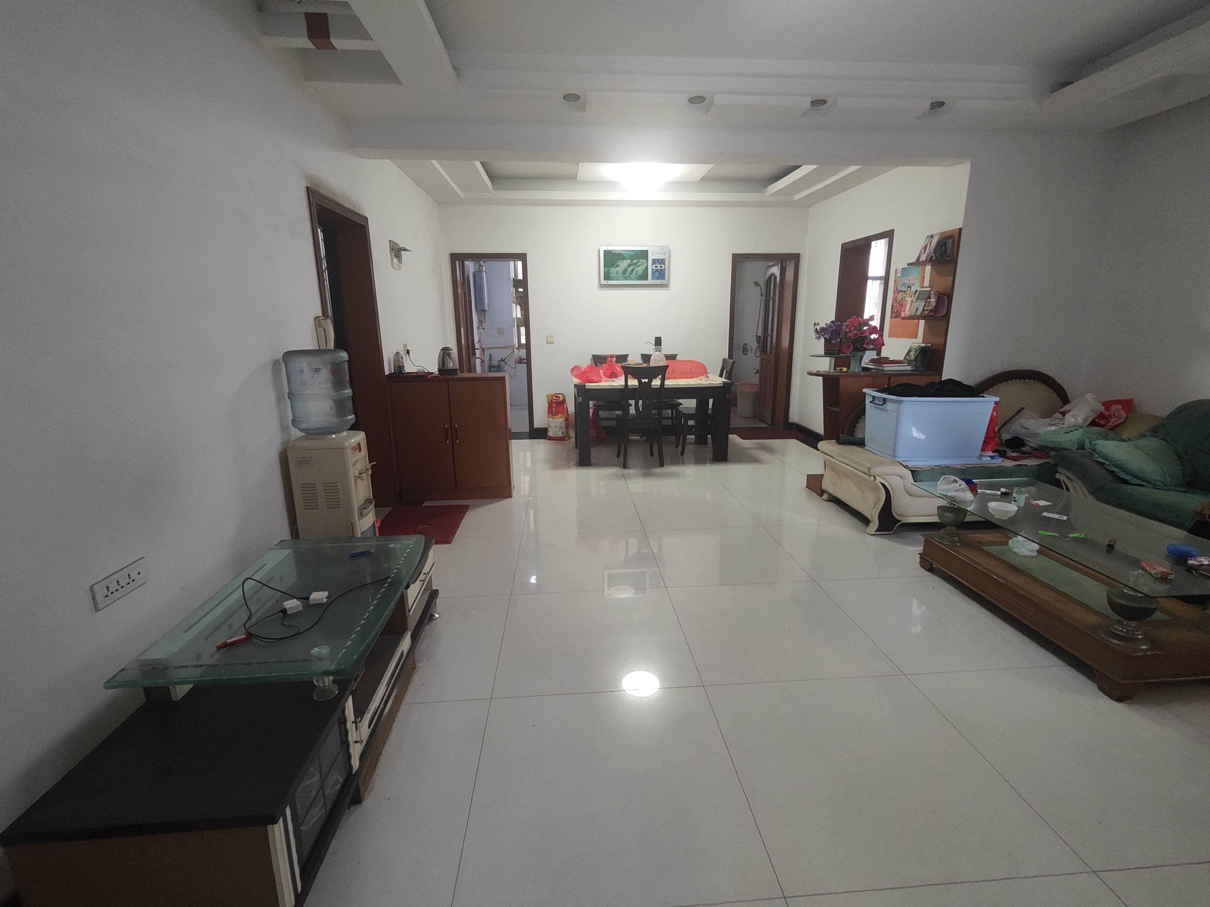 车站对面宏达小区.装修三房.证件满二.看房方便