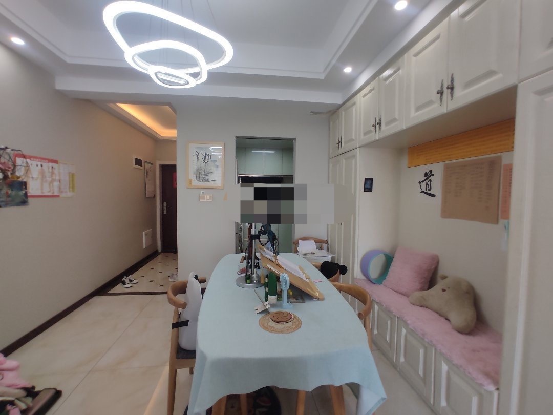 急售降价降价了，城南，小高层电梯9楼，南北通透，采光好拎包入住，精装3房2厅