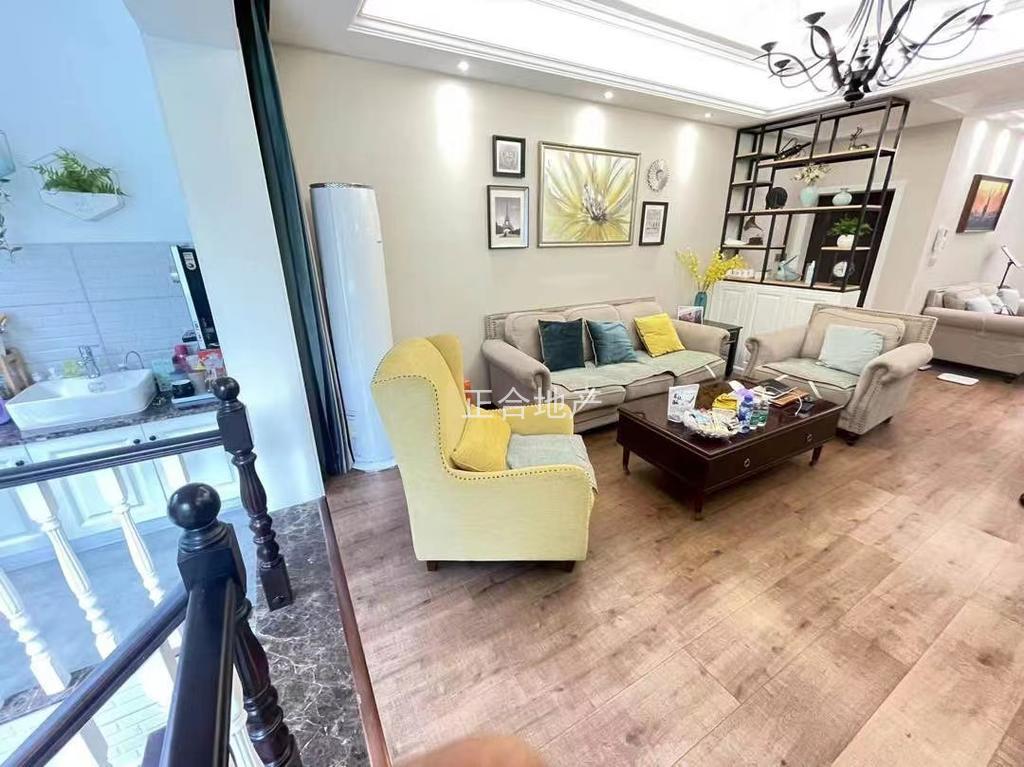 亏本出售，绿地华庭锦城，送40平入户花园，精装三房，证满二