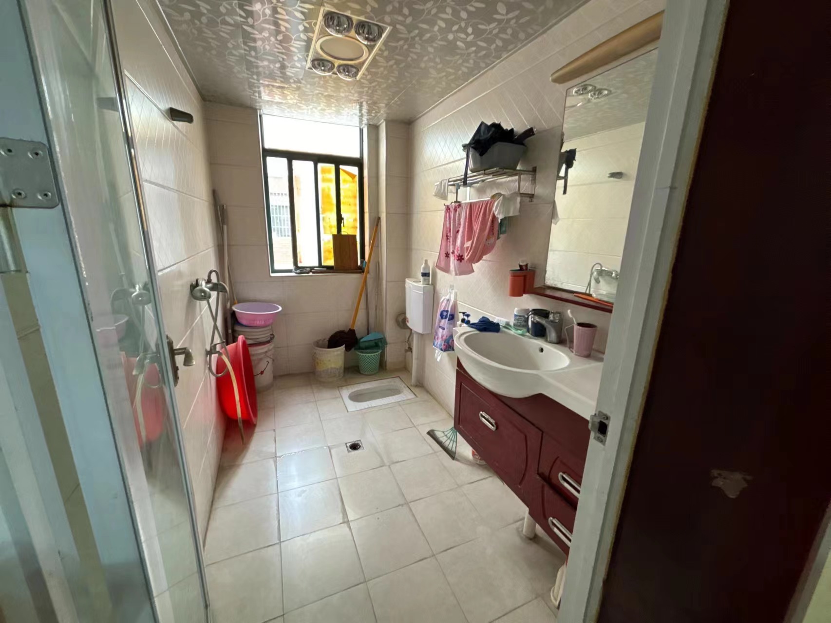 东城花园.精装三房两房.看房方便