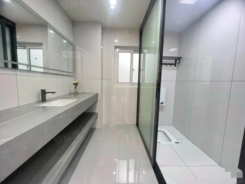 鸿昇现代城，全新装修，精装2房2卫，实验五小新三中​，满五，好楼层，全屋品牌