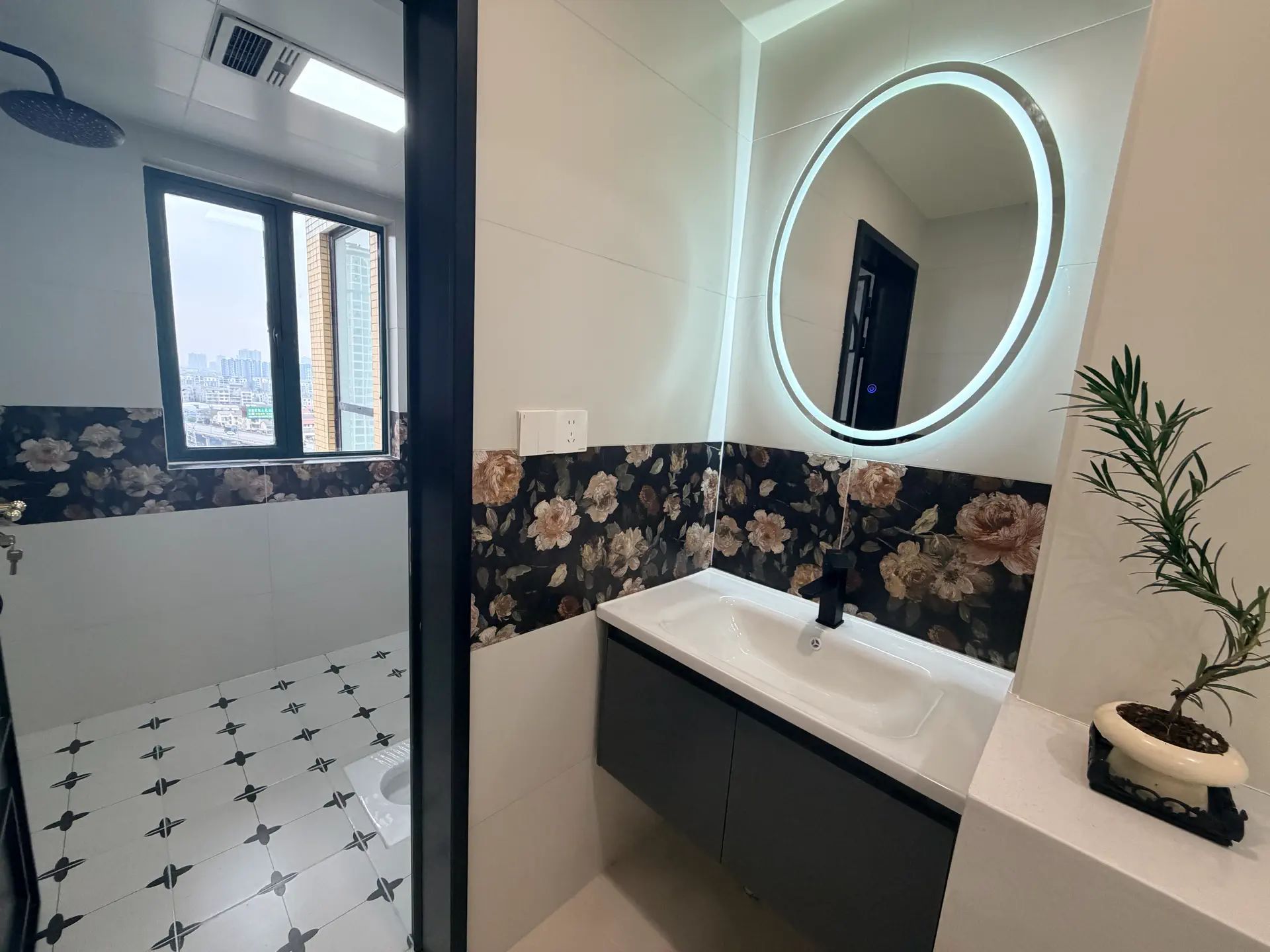 沔阳公园旁，城南，新城壹号五期，电梯12楼，老证，单价5900，新二中二小