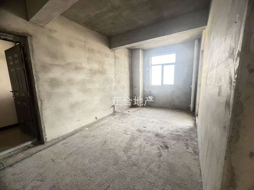 捡漏，新城壹号4期，单价只要4400，好楼层，满五，边户，证满二