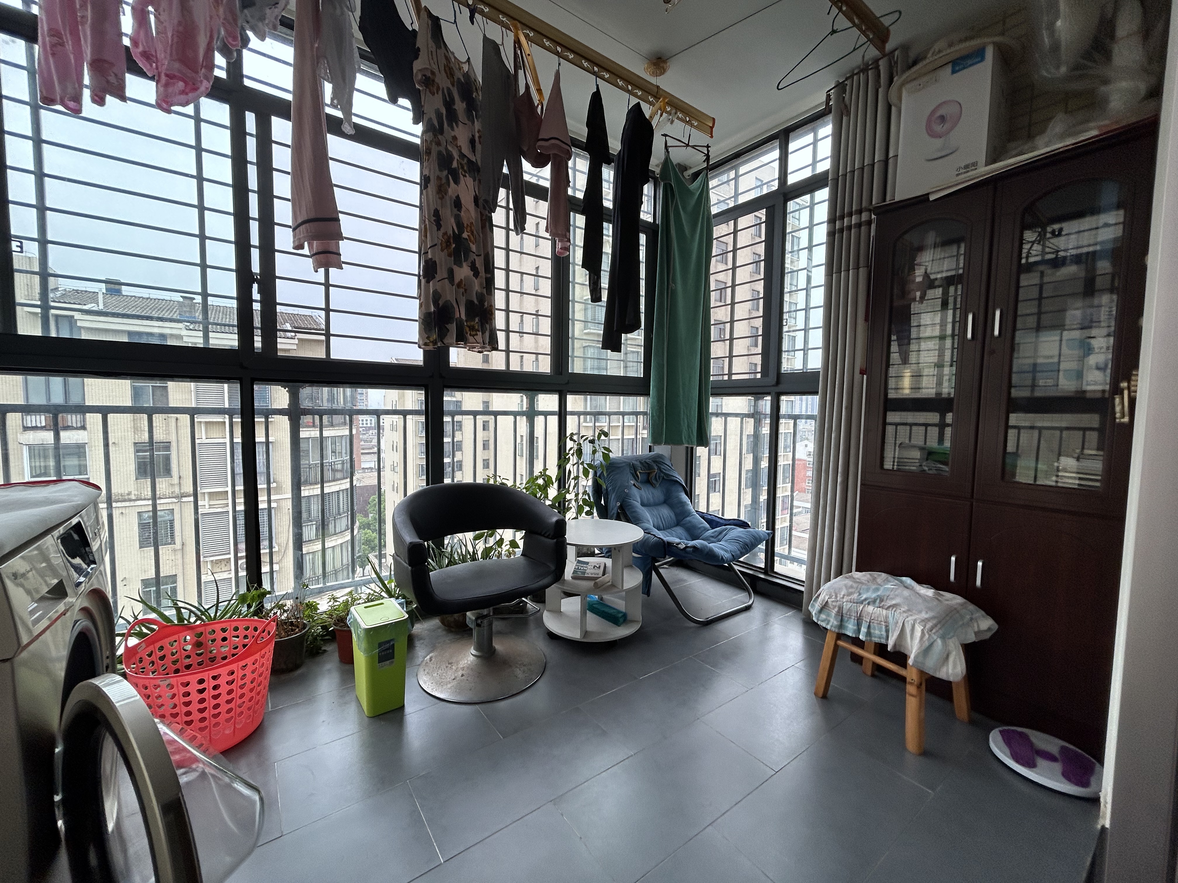 路安花苑.精装复式五房.房子成色新.看房方便