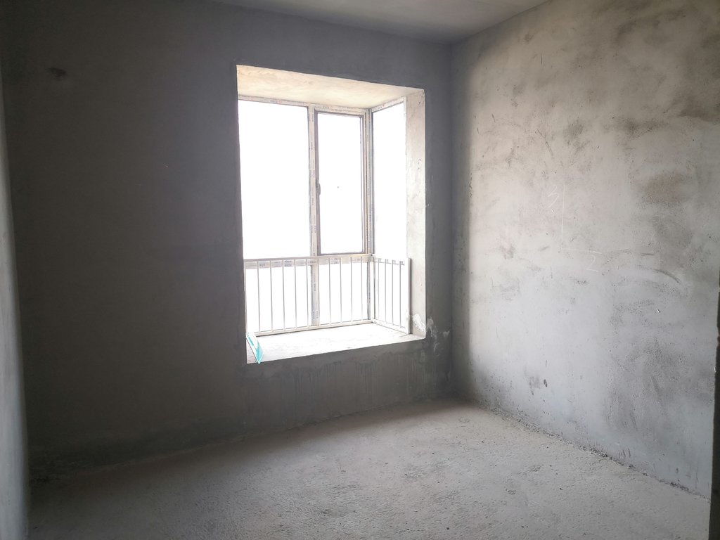 城东绿洲新城电梯毛坯大三房多功能户型证满二