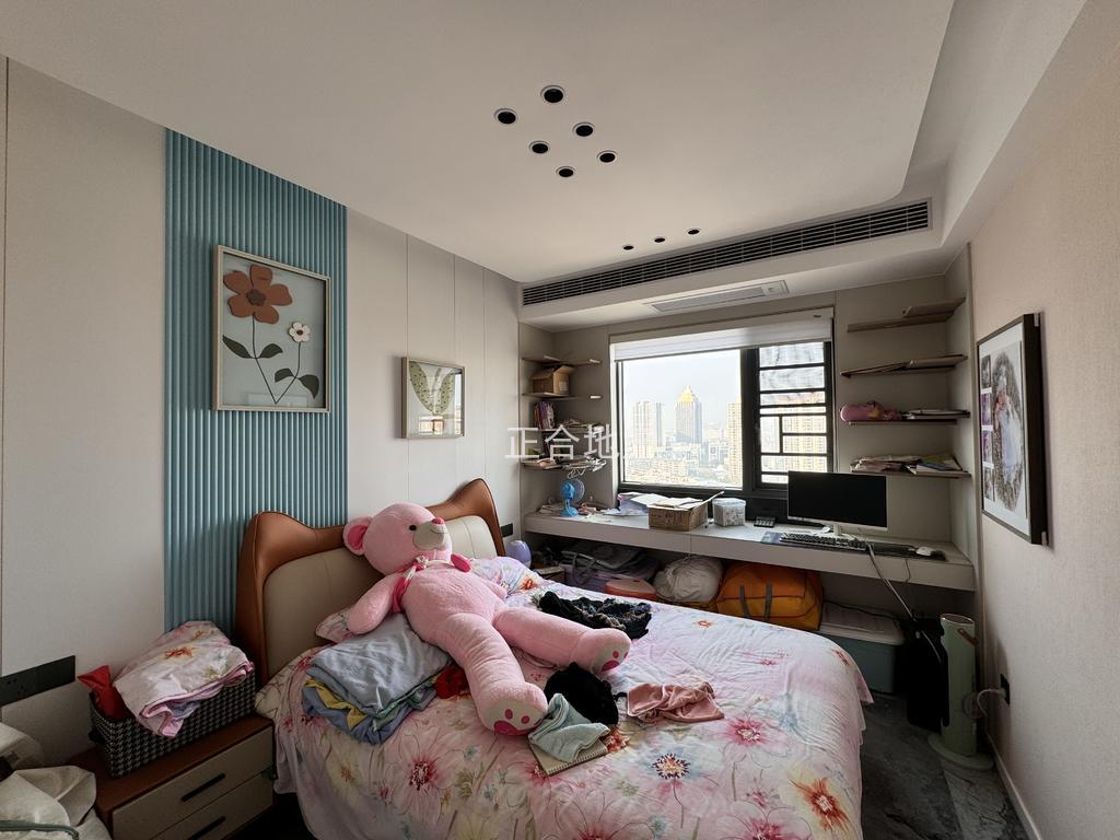 南国明珠精装修三房二卫好楼层证满二