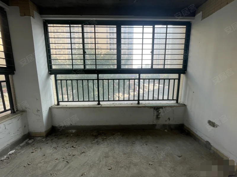 速度捡漏，房东亏本出售。新城一号，单价4688元，满五，证满二，