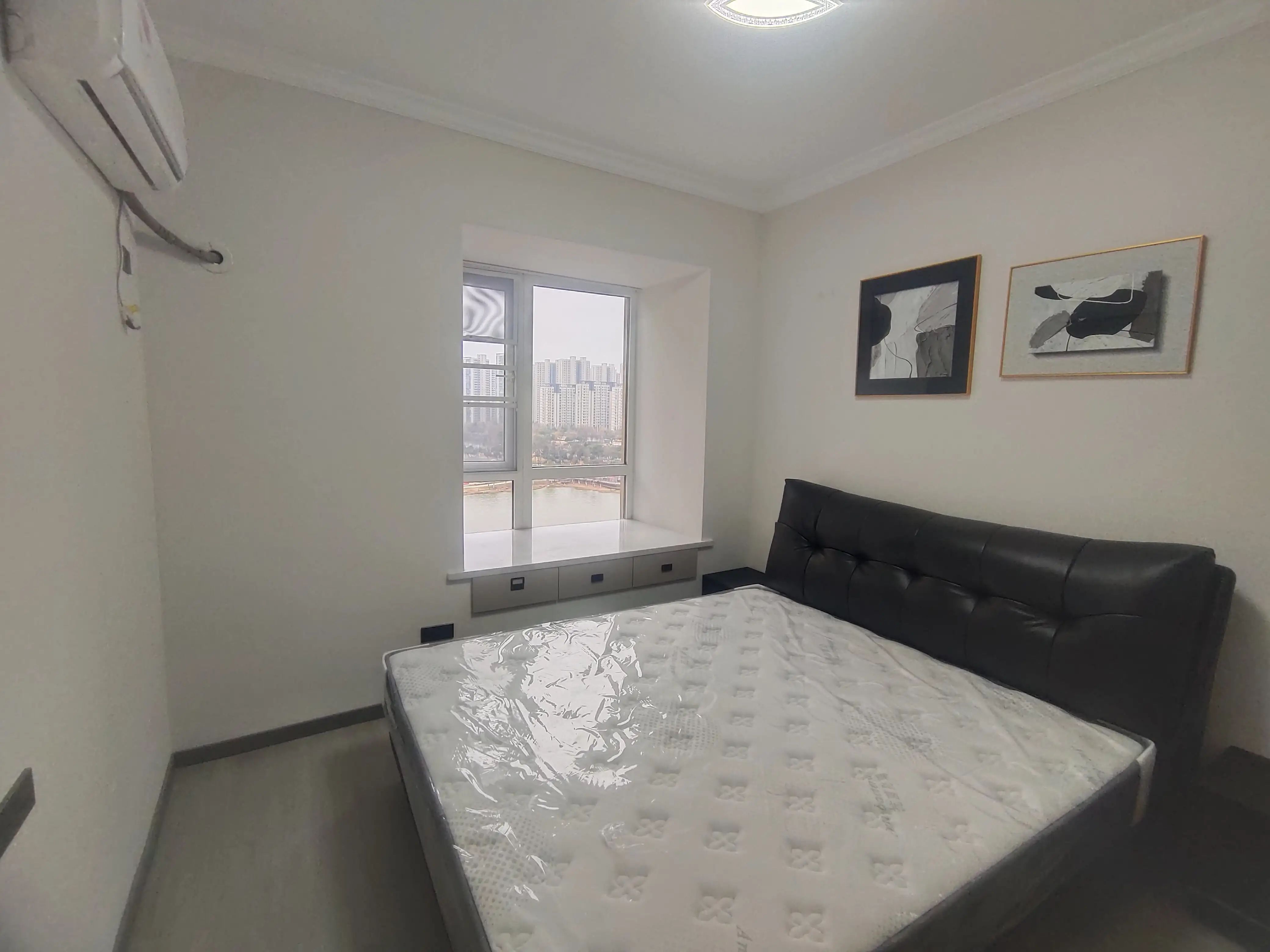 城南，四面湖景，森林国际，精装三房，电梯好楼层，证满二，新二中二小沔阳公园仙湖公园