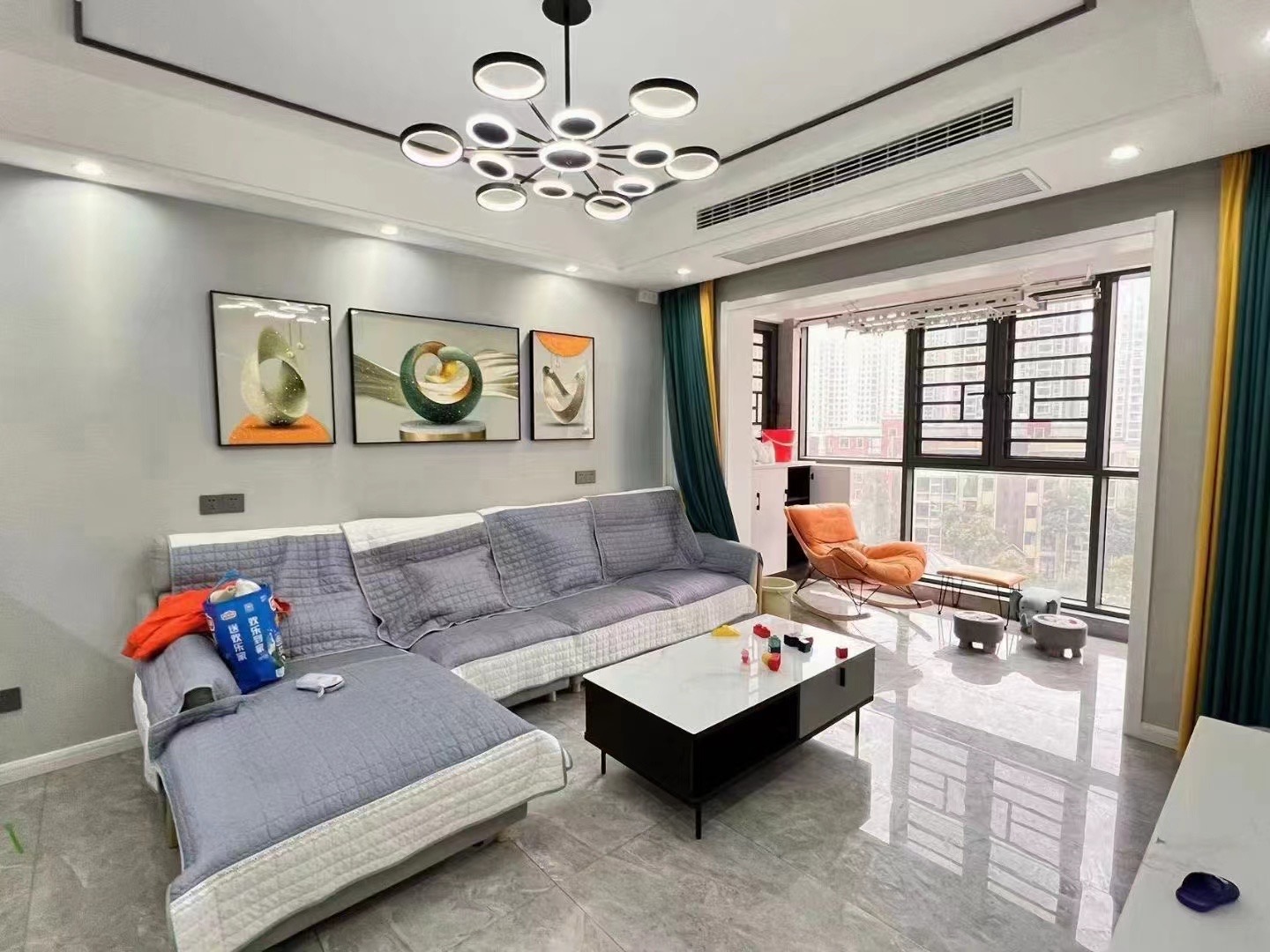 72，业主诚心出售，全新装修三房，上新二中，二小，叫育无优