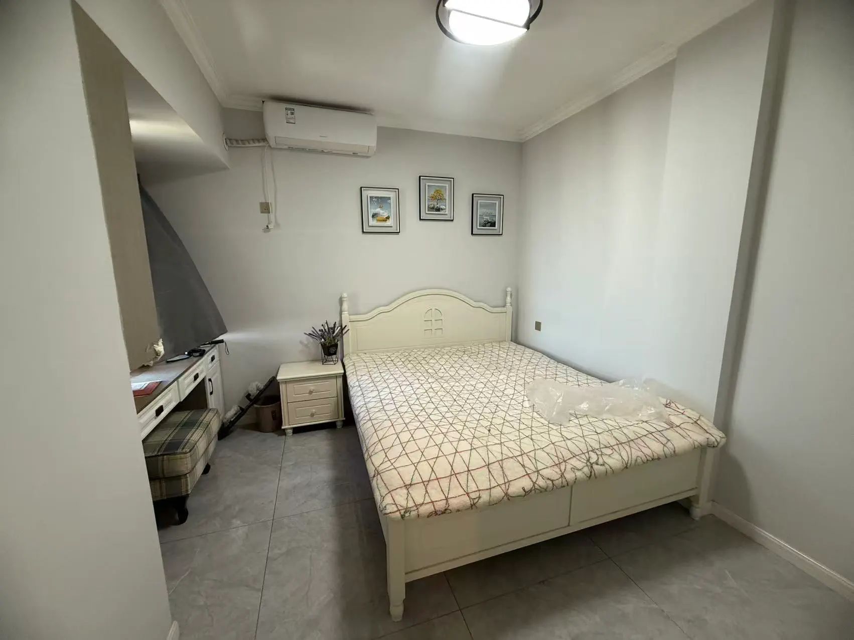 城南武商附近，福星城精装两房，成色非常新带衣帽间，家电齐全，拎包入住，适合一家三口